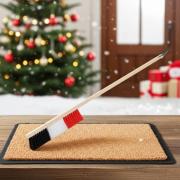 Schneebesen mit Eiskratzer schwarz/weiß/rot - 80 cm lang